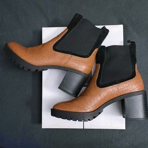 Dolce Vita Natta Snakeskin Textured Chelsea Boots